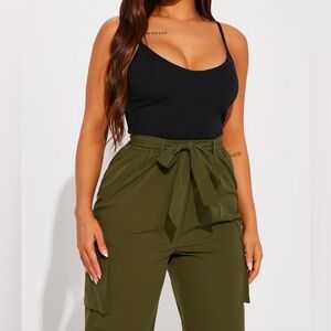 Fashion Nova 
Jumpsuit 
Black
Olive green
Size L